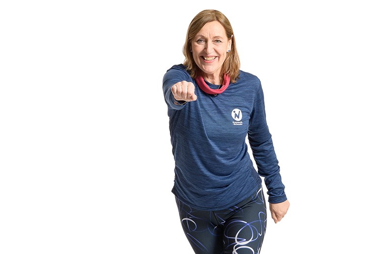 Irene gympar mot vit bakgrund